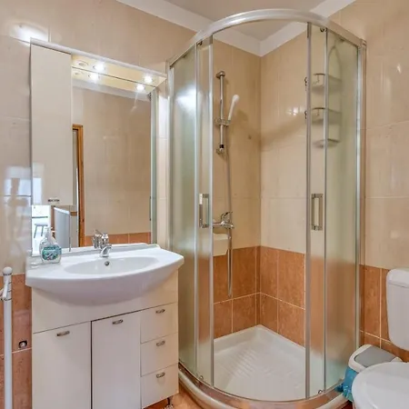 Lucijan Apartment *