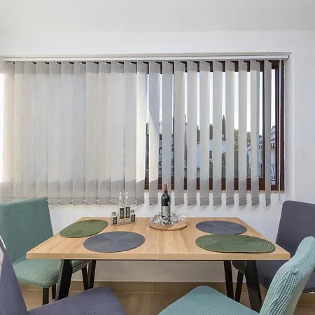 Lucijan * ポレッチ